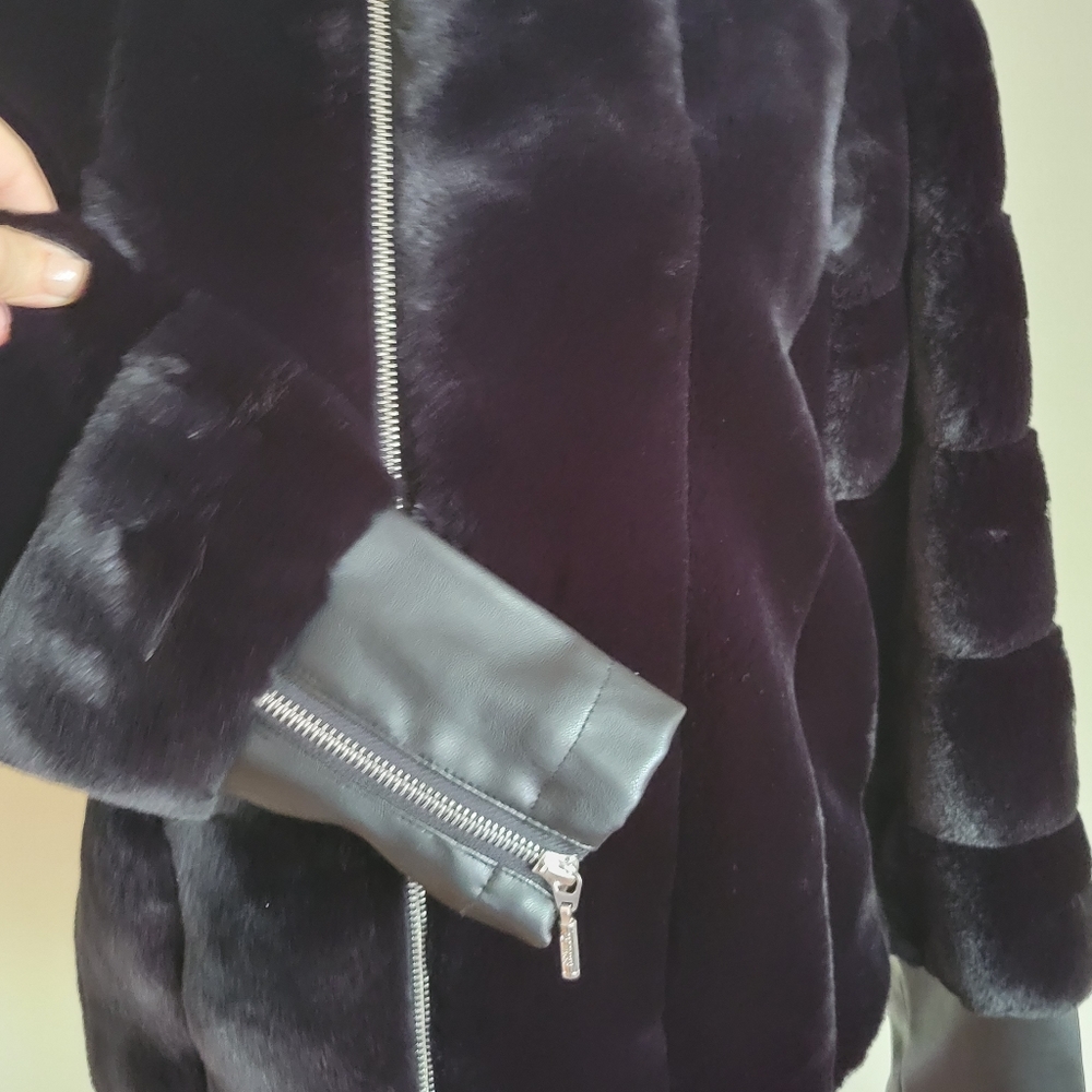 Black Fur jacket - Picture 3 of 3